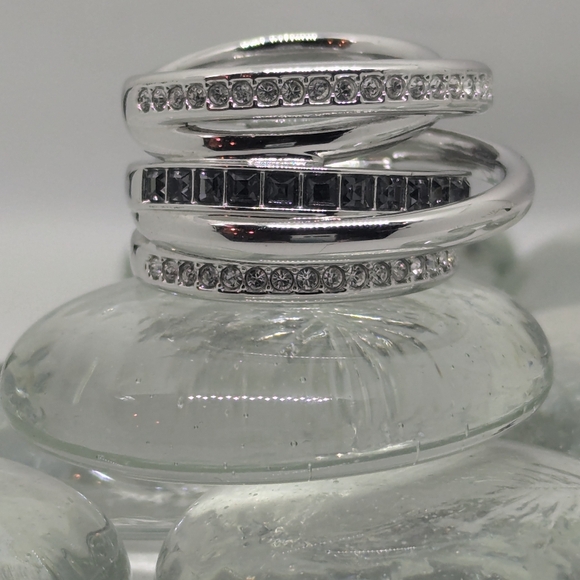 Swarovski Dynamic Crystal Ring - Picture 5 of 9